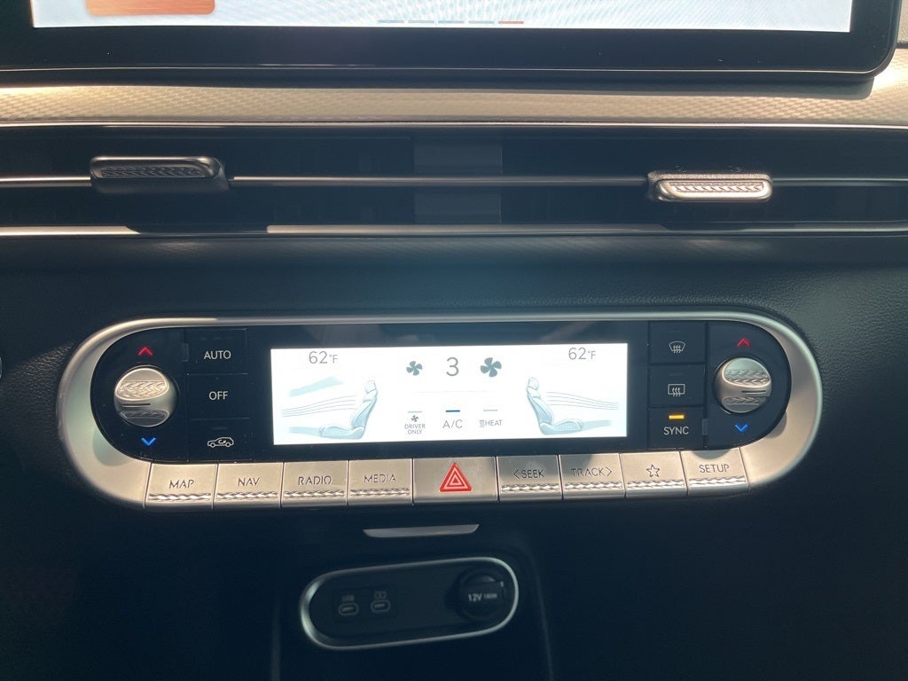 2024 Genesis GV60 Standard