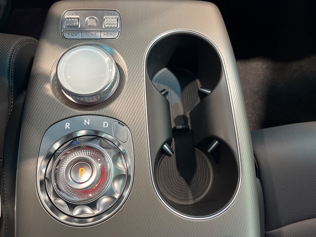 2024 Genesis GV60 Standard