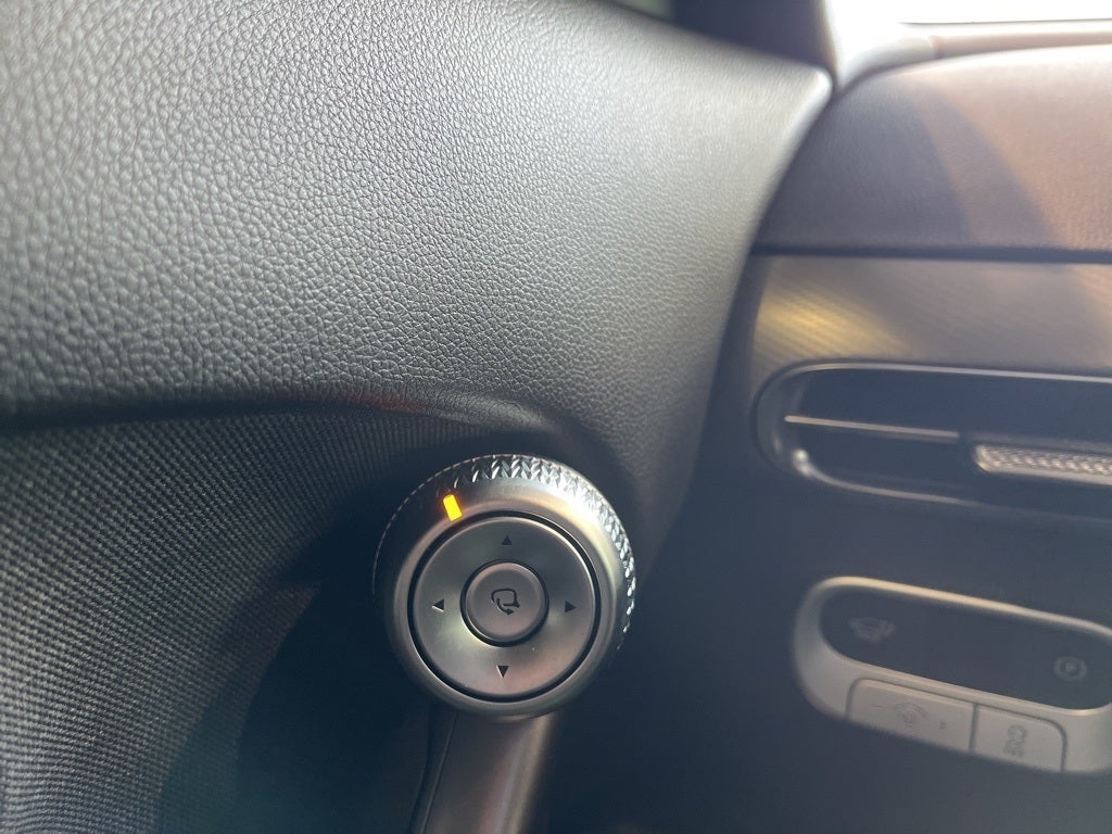 2024 Genesis GV60 Standard