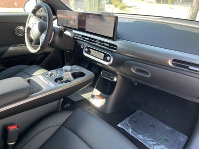 2024 Genesis GV60 Standard