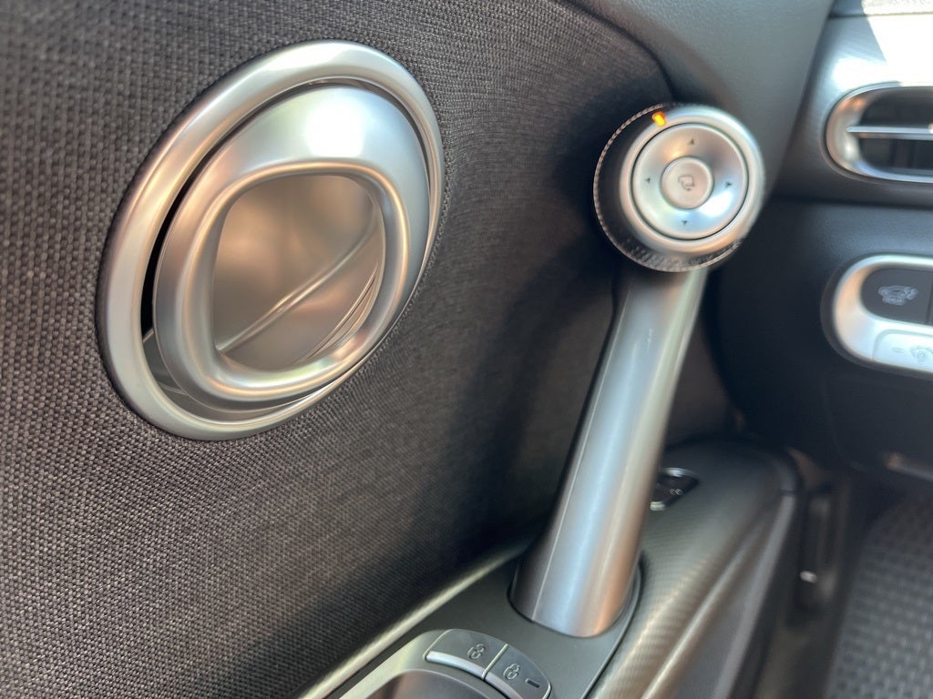 2024 Genesis GV60 Standard