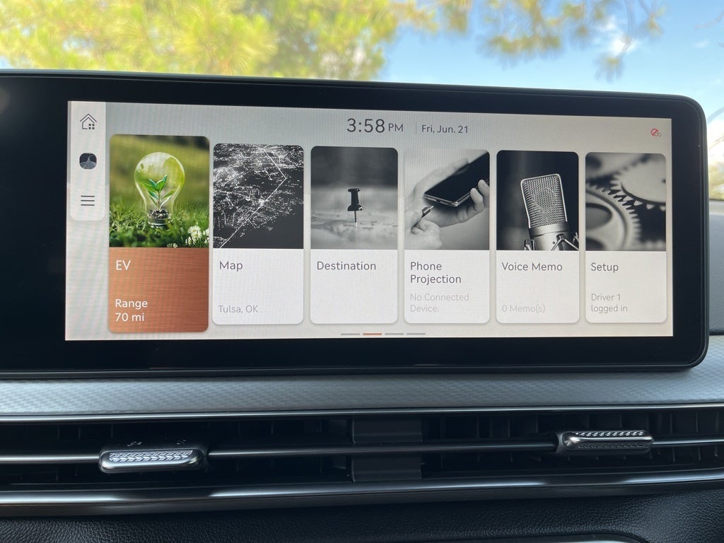 2024 Genesis GV60 Standard