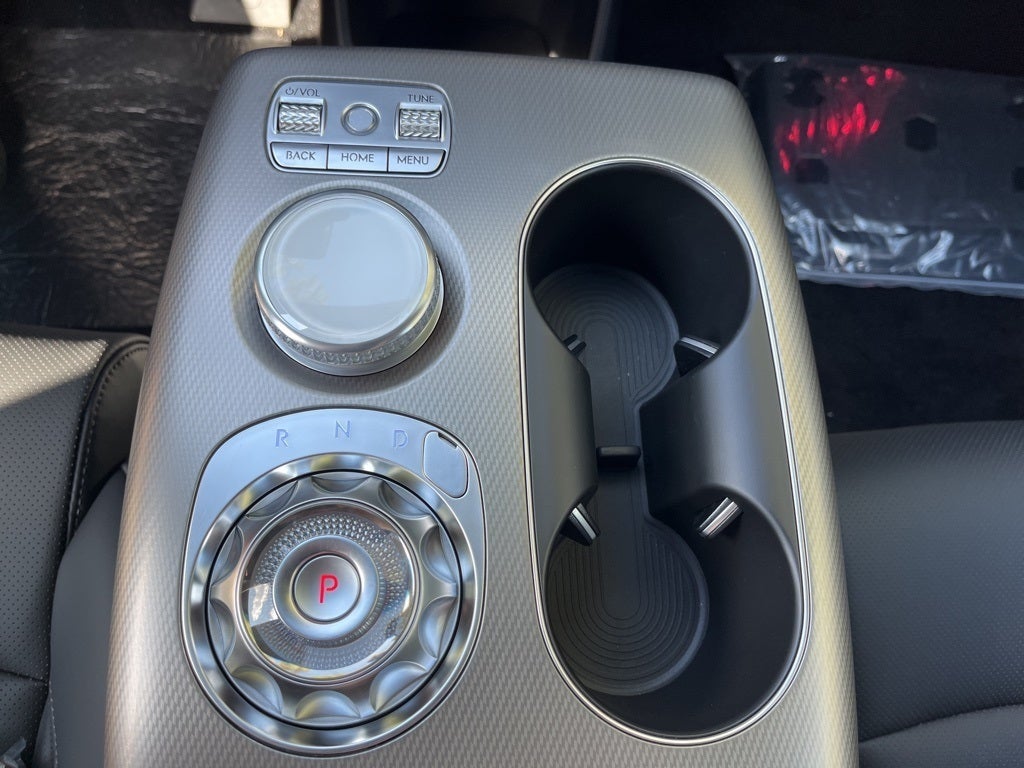 2024 Genesis GV60 Standard