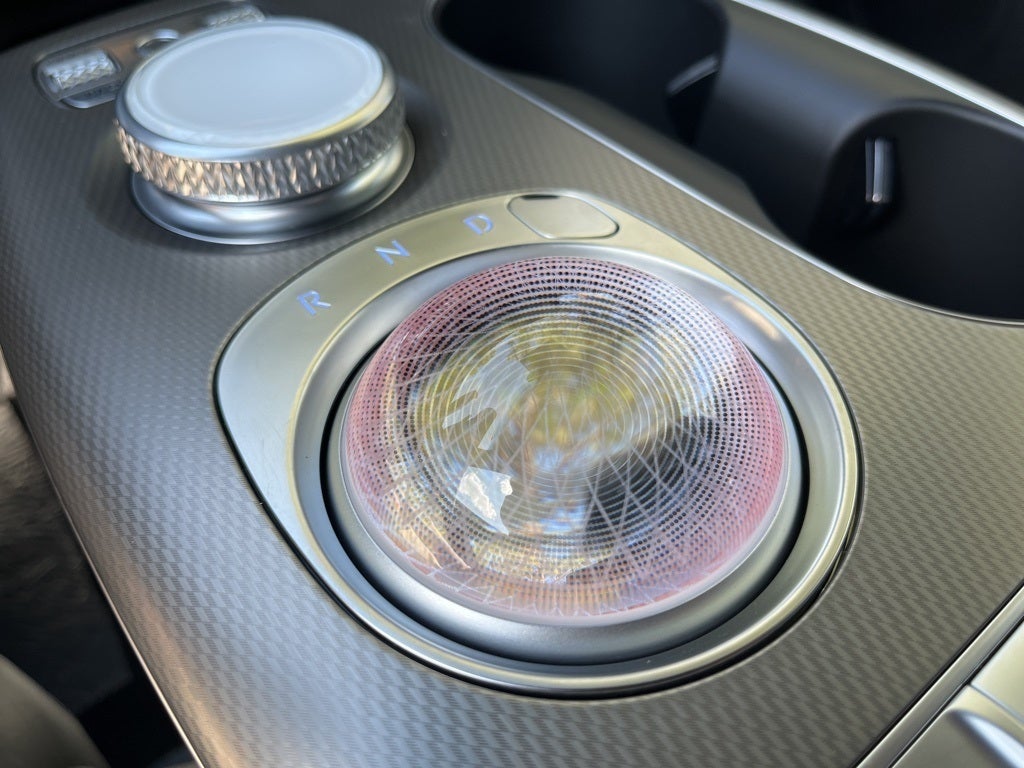 2024 Genesis GV60 Standard