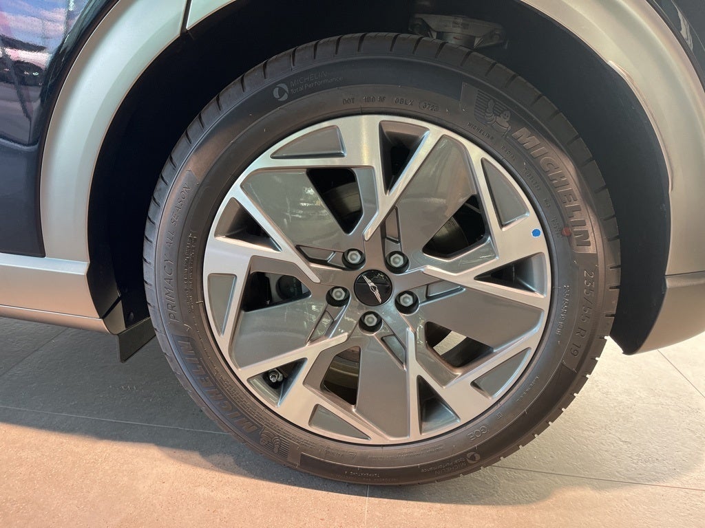 2024 Genesis GV60 Standard