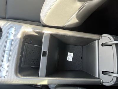 2025 Genesis GV60 Standard