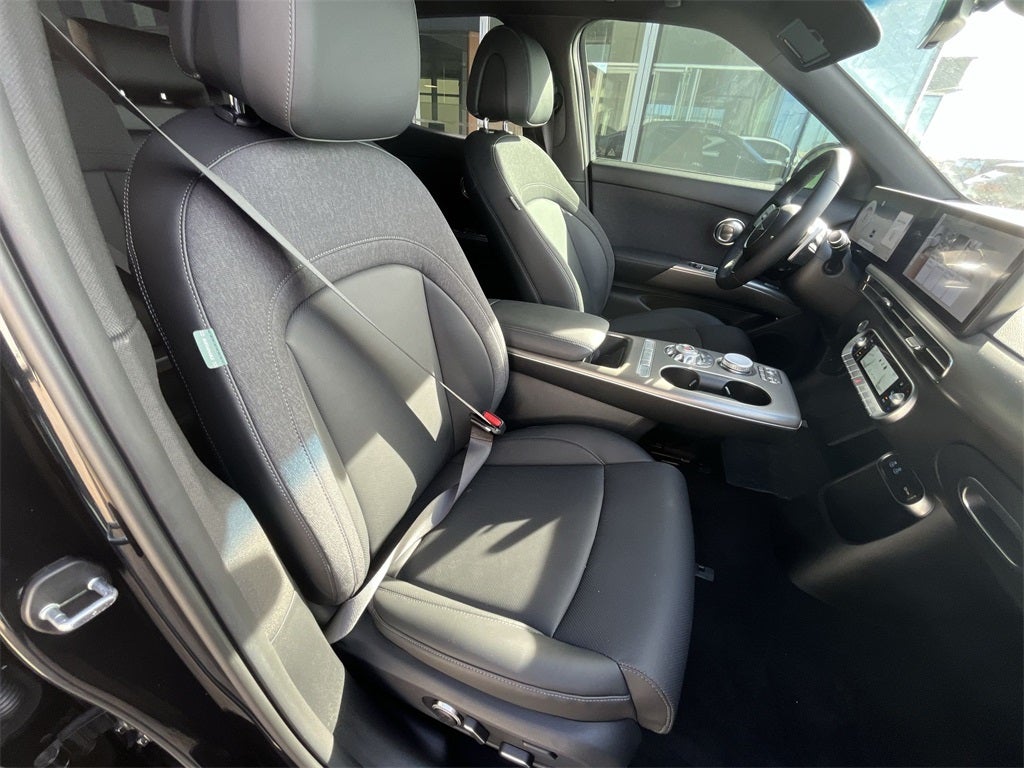 2025 Genesis GV60 Standard