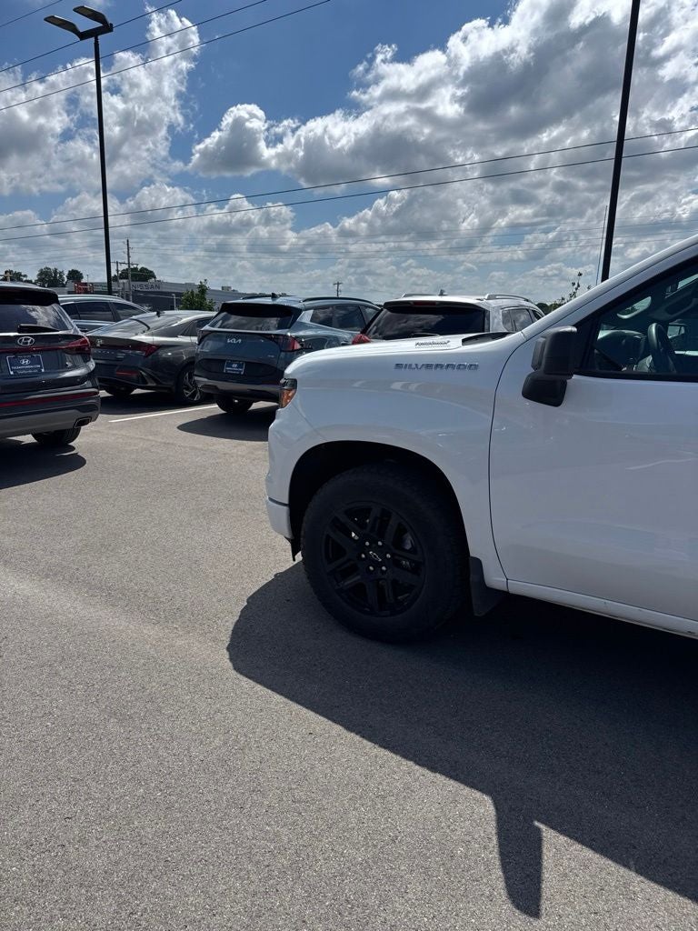 2025 Chevrolet Silverado 1500 Custom