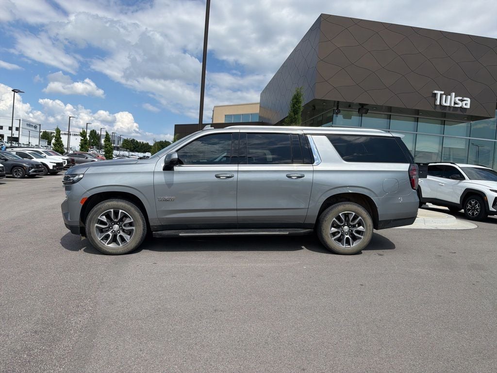 2023 Chevrolet Suburban LT