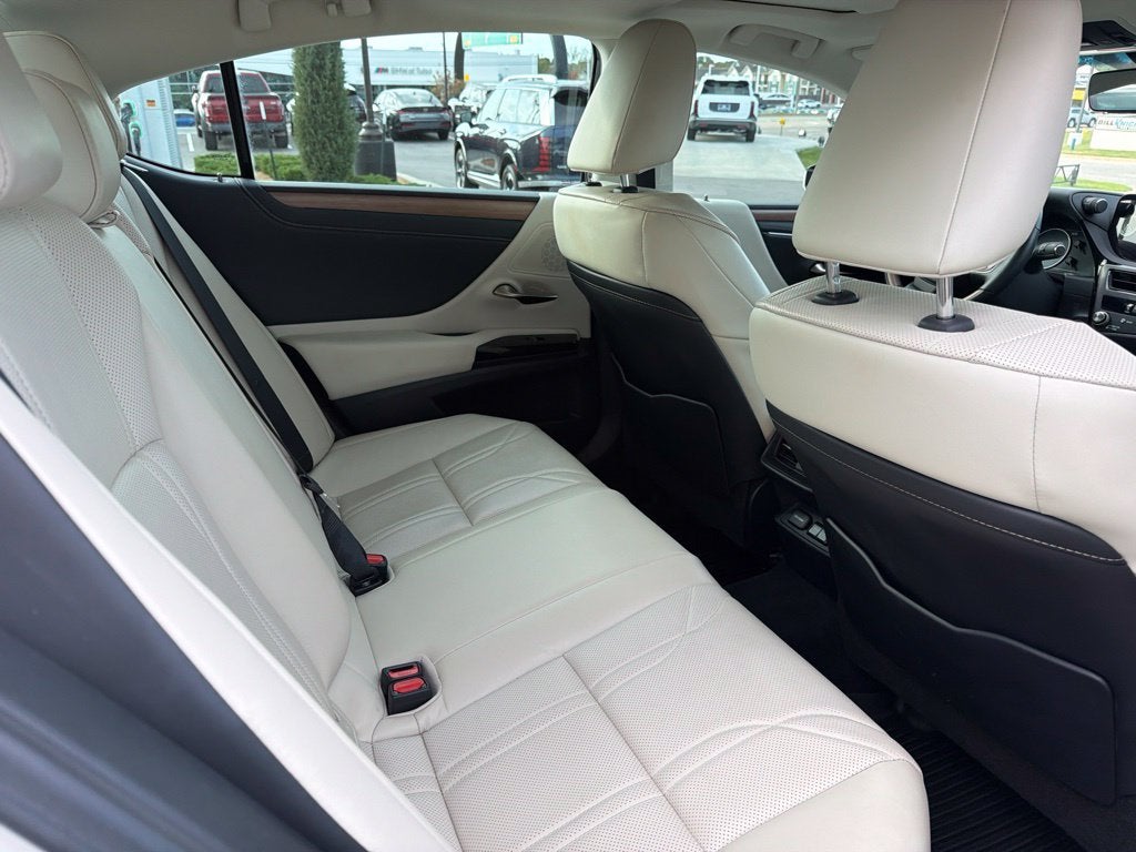 2025 Lexus ES 300h Luxury