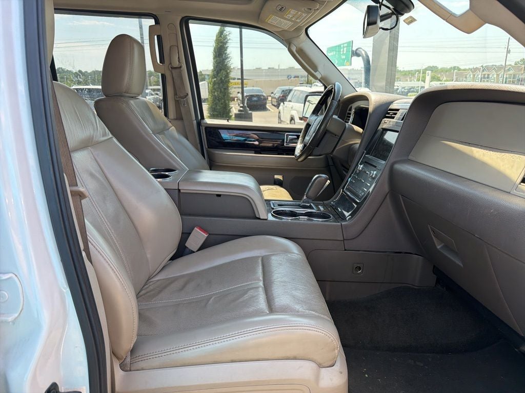 2017 Lincoln Navigator Select
