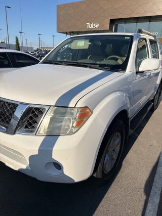 2010 Nissan Pathfinder SE