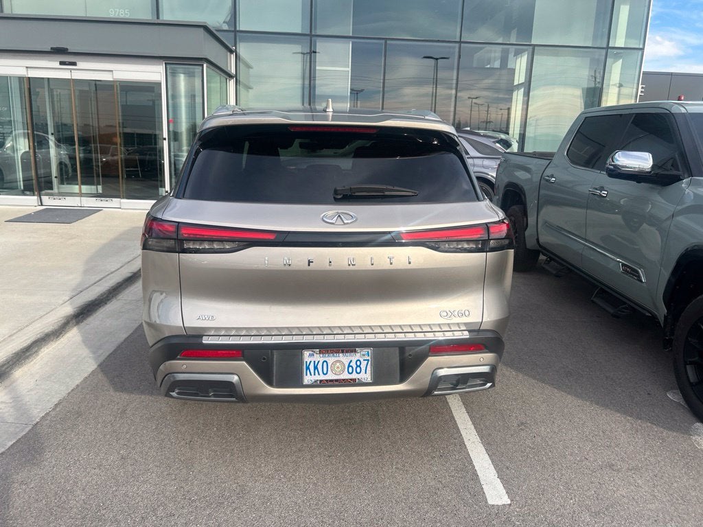 2022 INFINITI QX60 LUXE