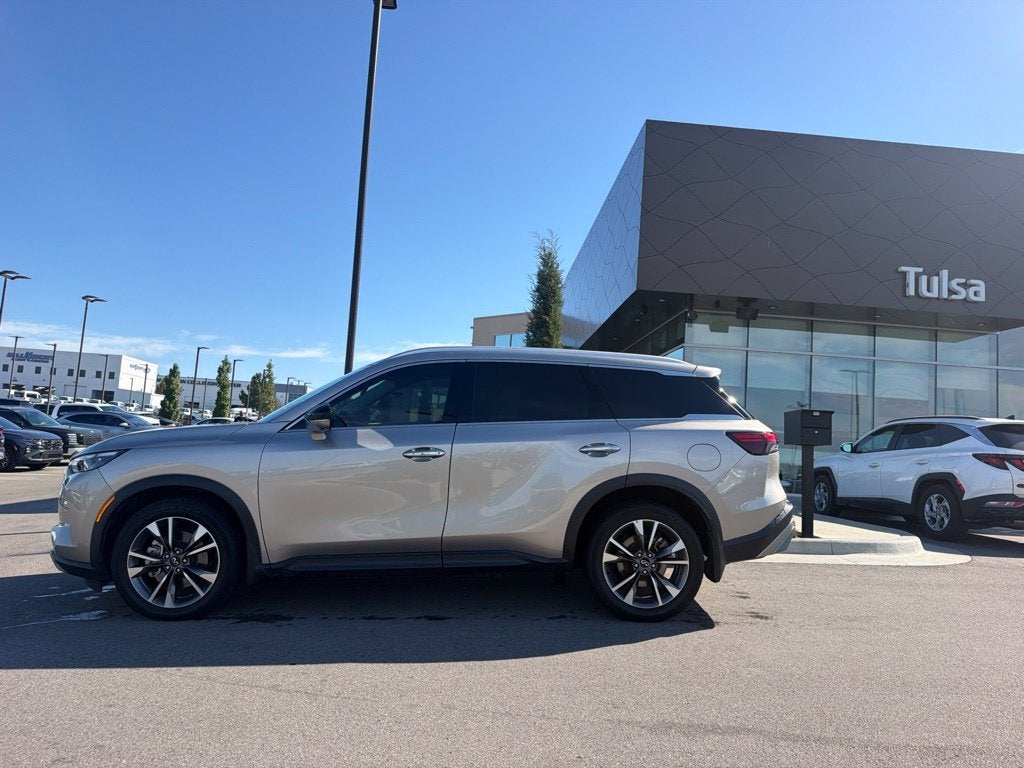 2022 INFINITI QX60 LUXE