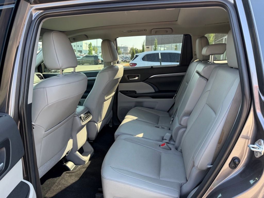 2019 Toyota Highlander Limited Platinum