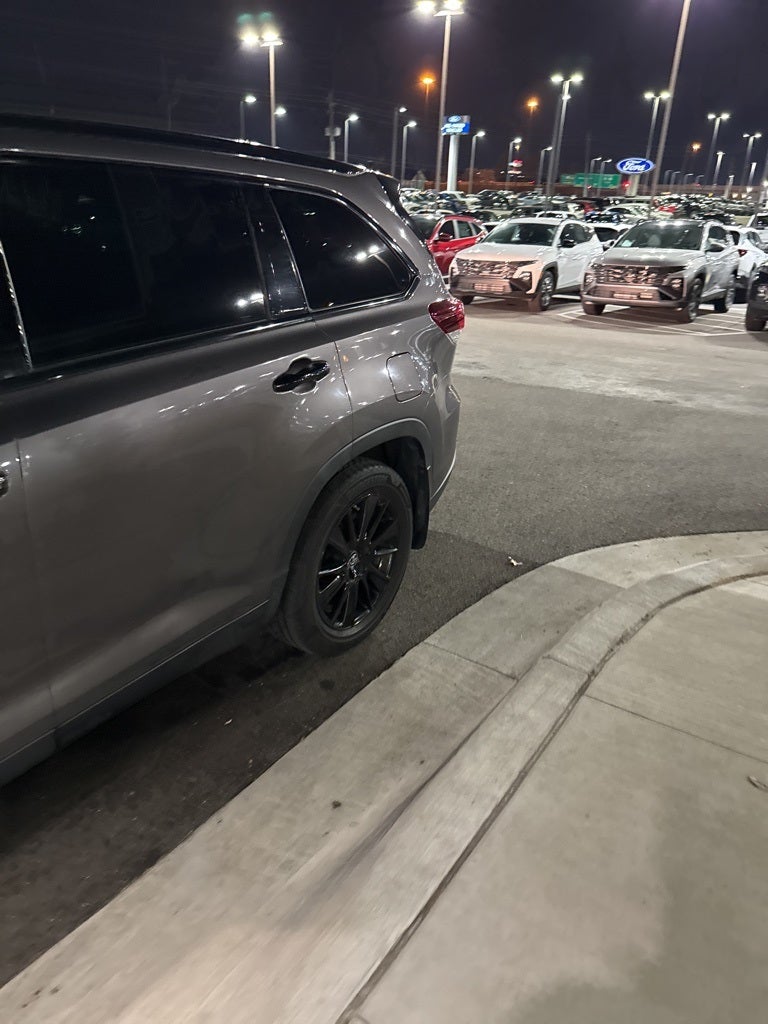 2019 Toyota Highlander SE