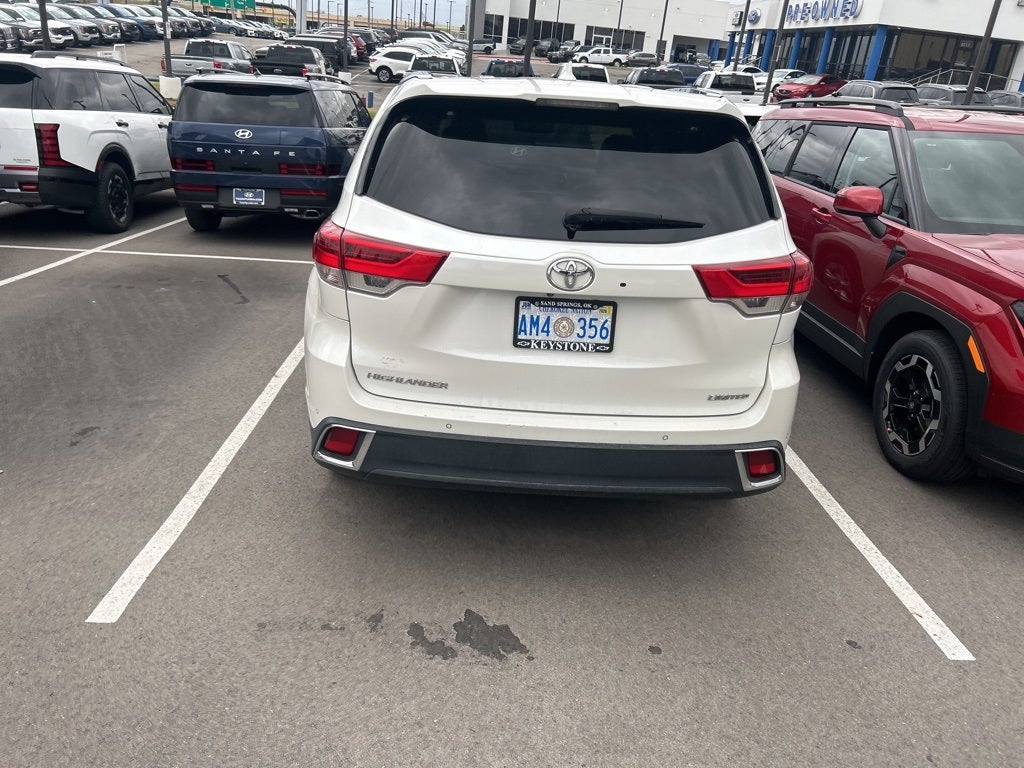 2017 Toyota Highlander Base