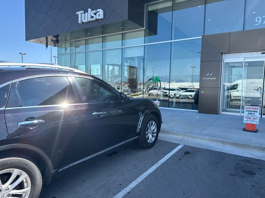 2011 INFINITI FX35 Base