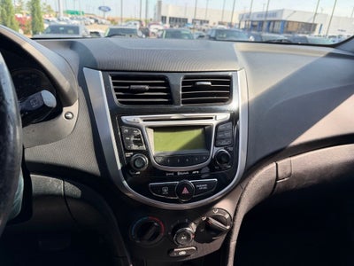 2013 Hyundai Accent SE
