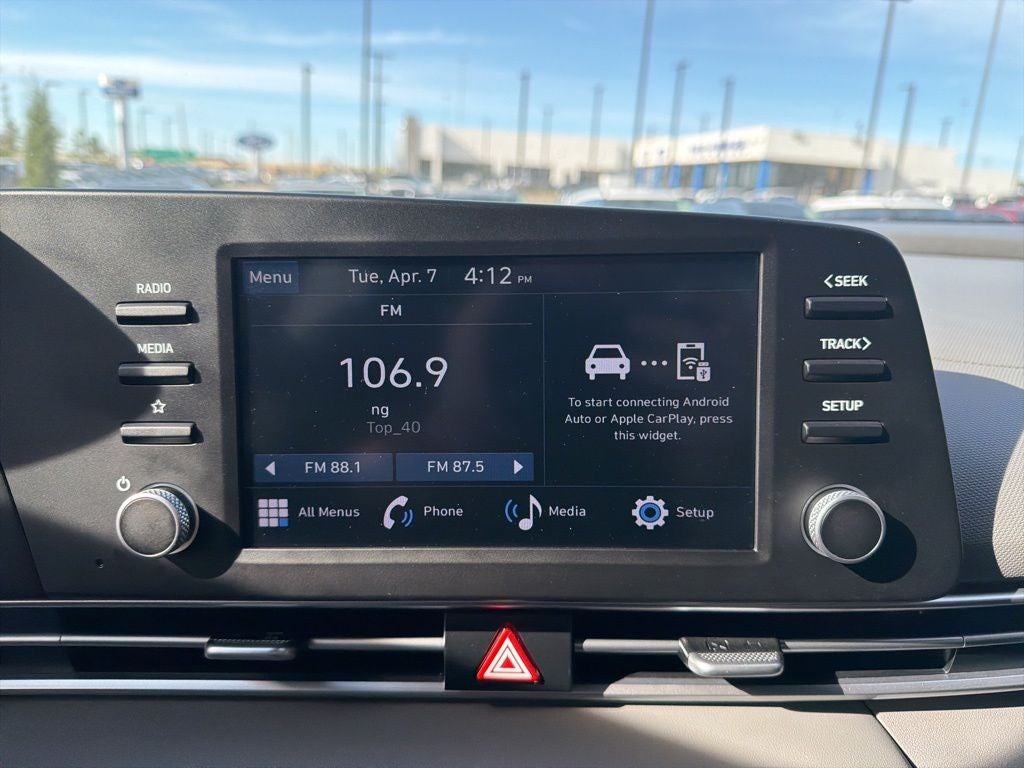 2025 Hyundai Elantra SE