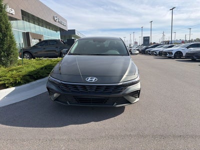 2025 Hyundai Elantra SE