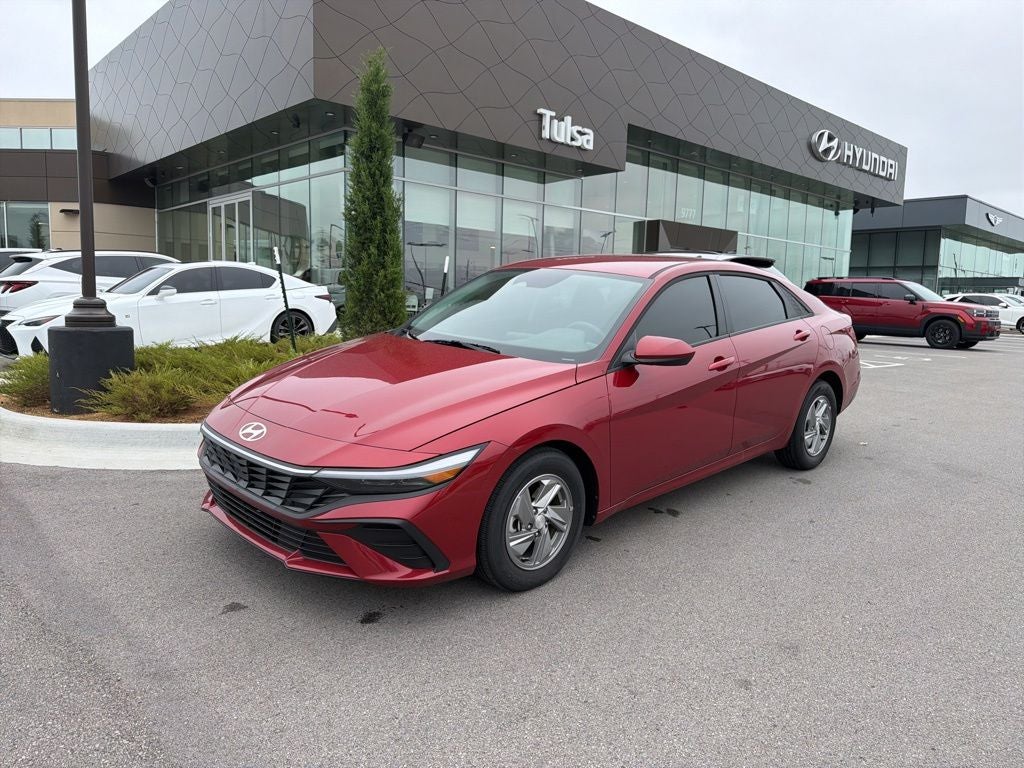 2025 Hyundai Elantra SE