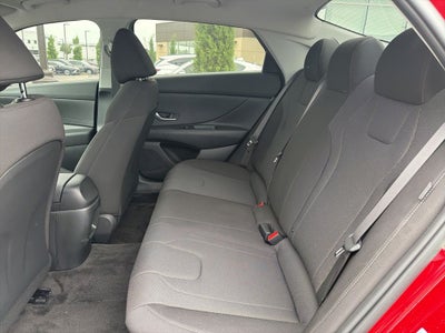2025 Hyundai Elantra SE