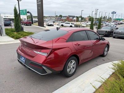 2025 Hyundai Elantra SE
