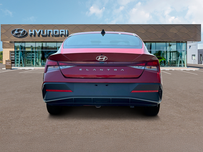 2025 Hyundai Elantra SE