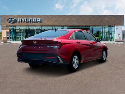 2025 Hyundai Elantra SE
