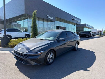 2025 Hyundai Elantra SE