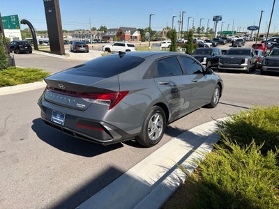 2025 Hyundai Elantra SE