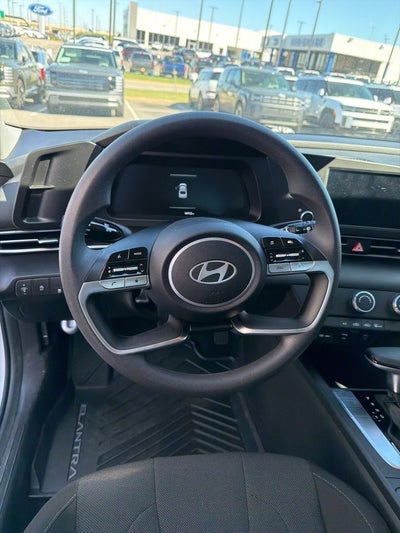 2024 Hyundai Elantra SE