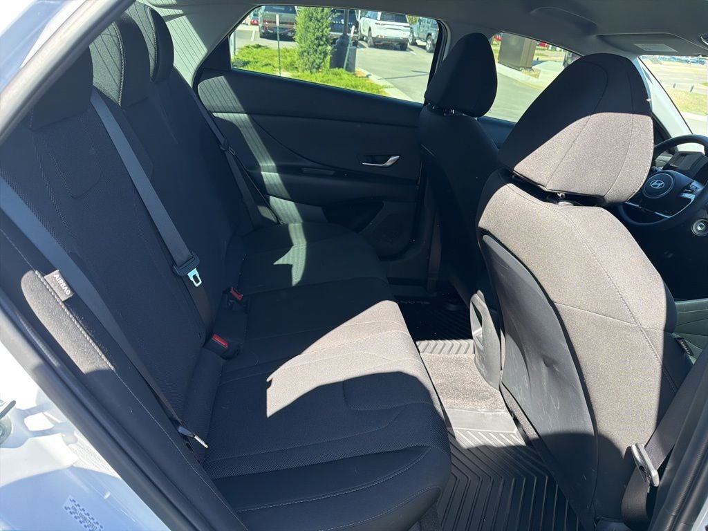 2024 Hyundai Elantra SE