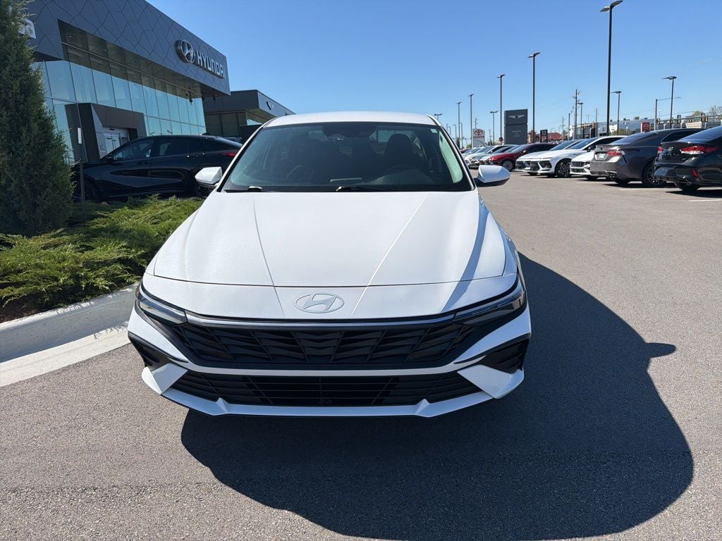 2024 Hyundai Elantra SE