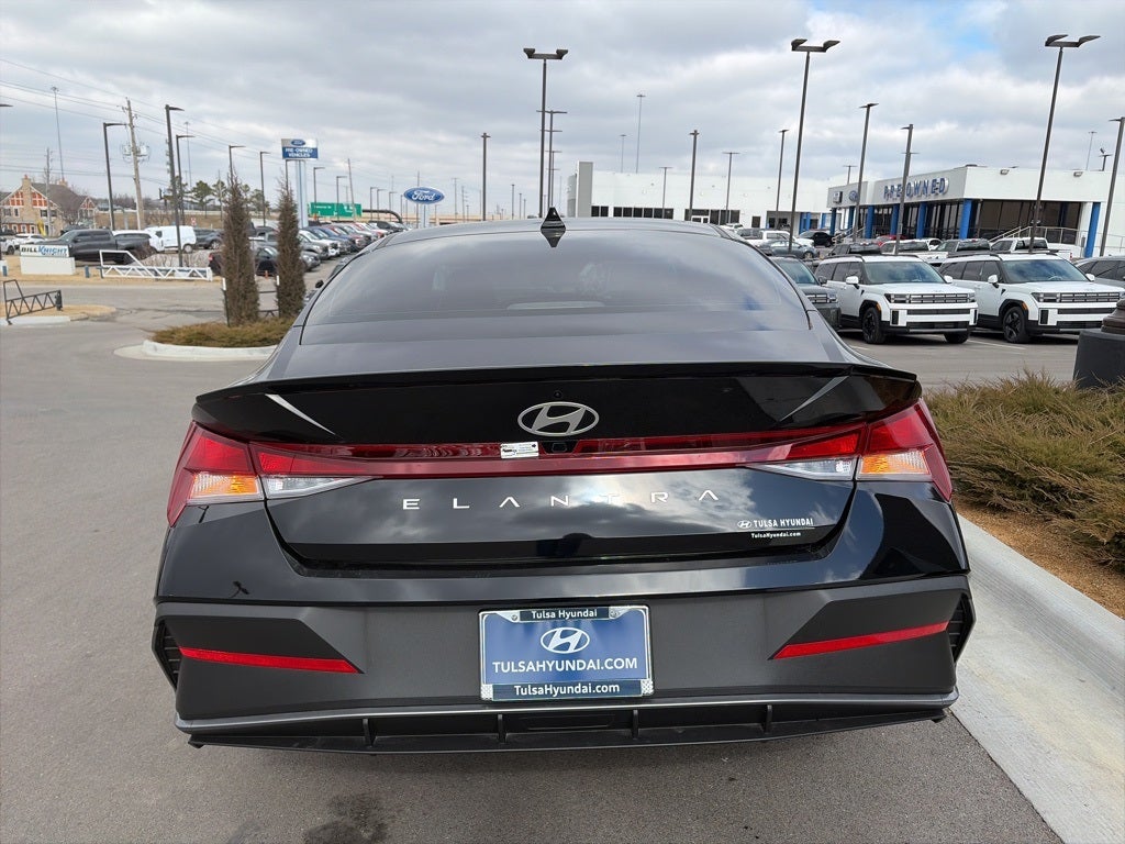 2025 Hyundai Elantra SEL Sport
