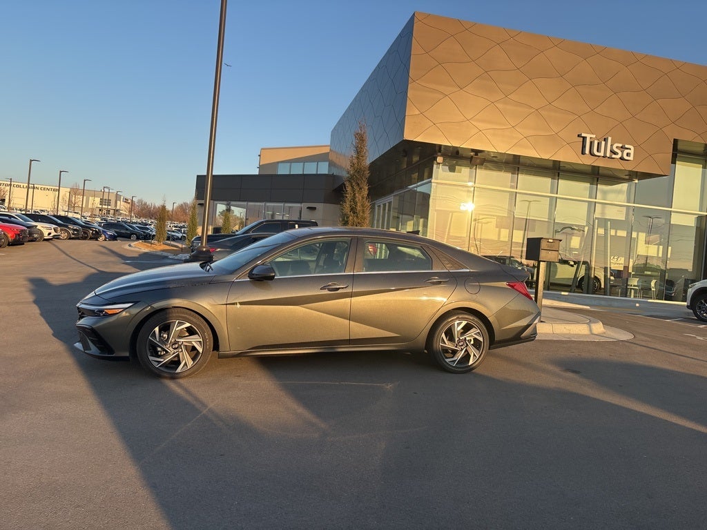 2024 Hyundai Elantra Hybrid Limited