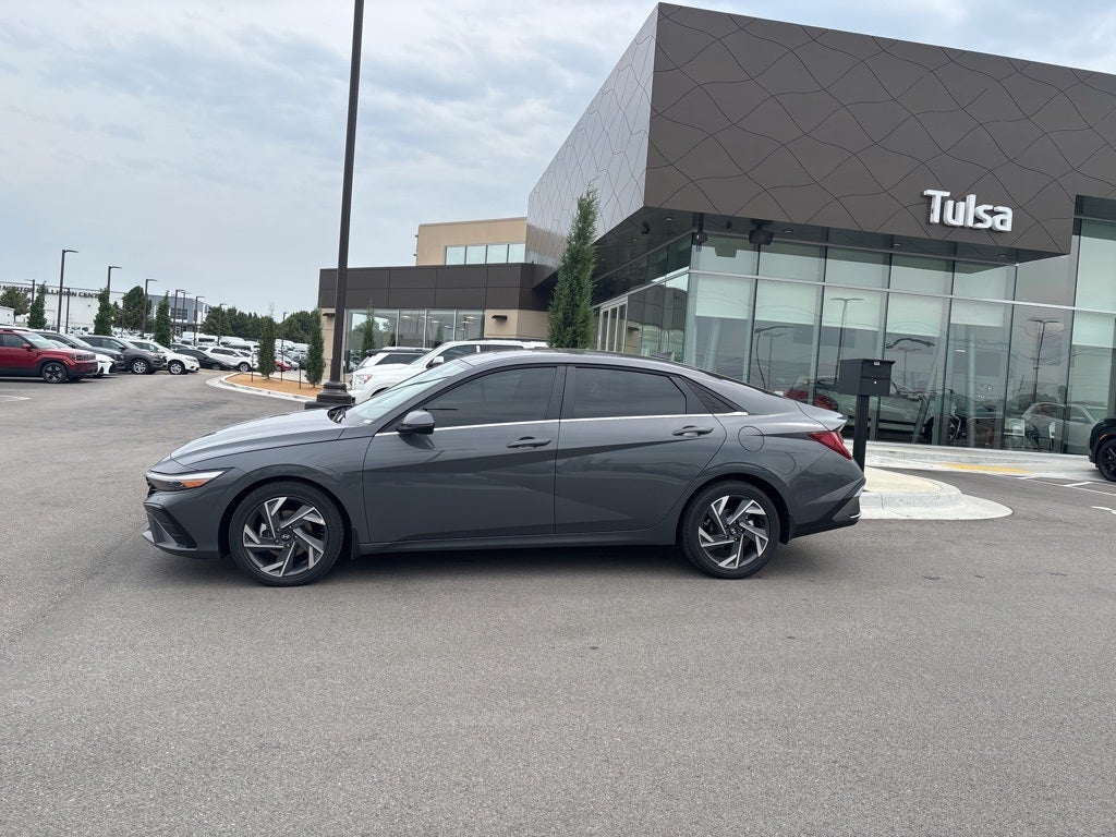 2025 Hyundai Elantra Hybrid Limited