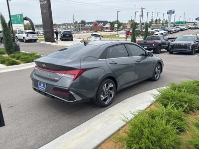 2025 Hyundai Elantra Hybrid Limited