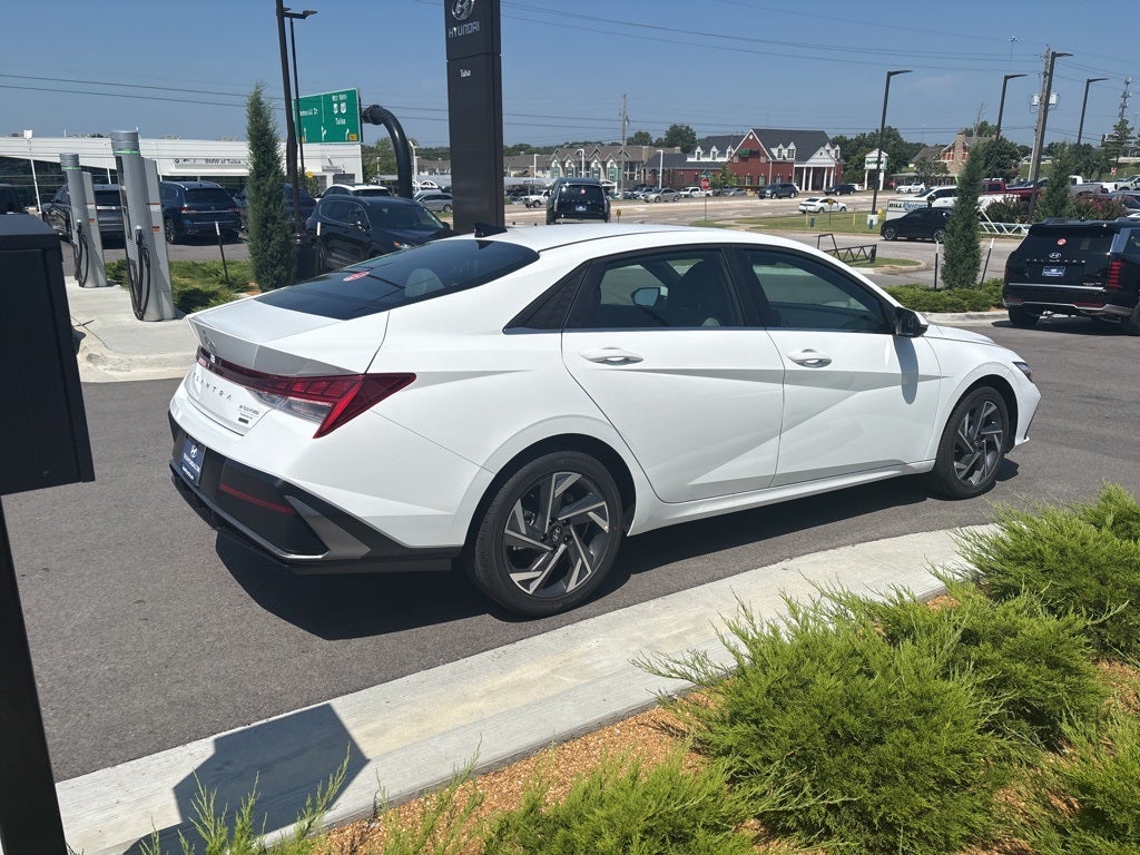 2025 Hyundai Elantra Hybrid Limited