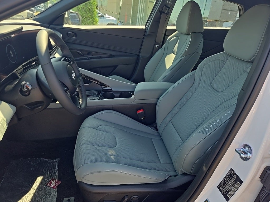 2025 Hyundai Elantra Hybrid Limited