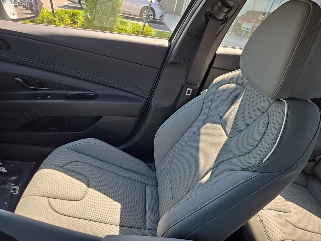 2025 Hyundai Elantra Hybrid Limited