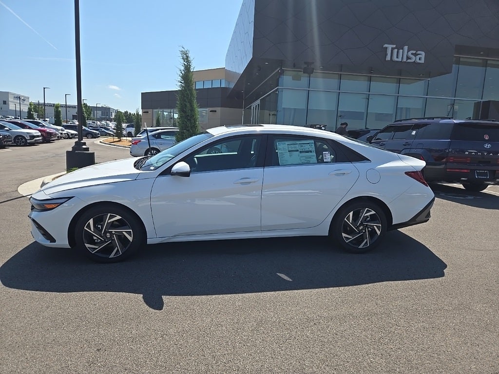 2025 Hyundai Elantra Hybrid Limited
