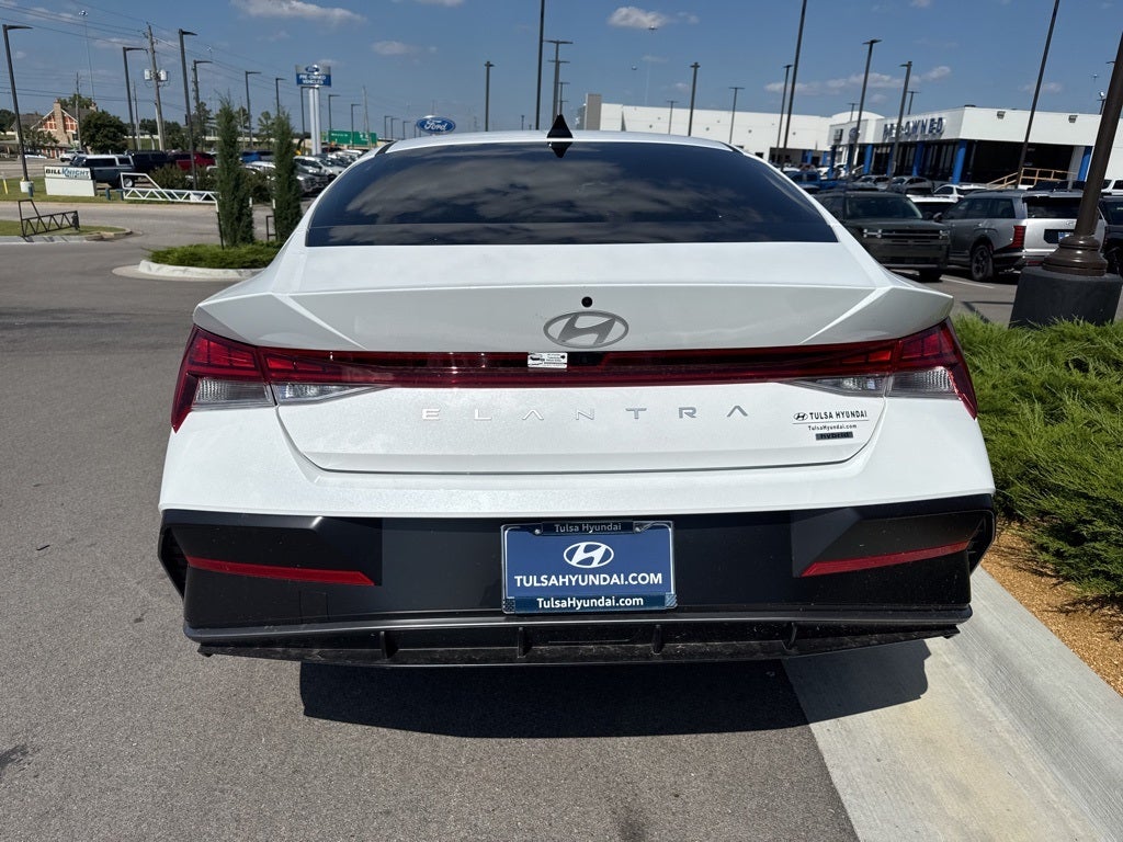 2025 Hyundai Elantra Hybrid Limited