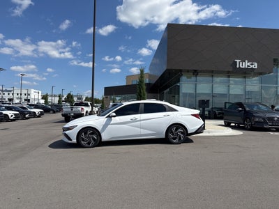 2025 Hyundai Elantra Hybrid Limited