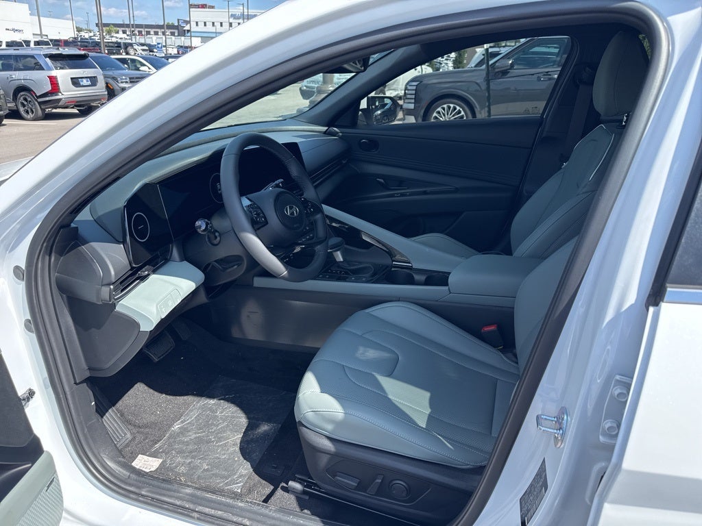 2025 Hyundai Elantra Hybrid Limited