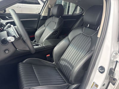 2026 Genesis G70 2.5T Prestige