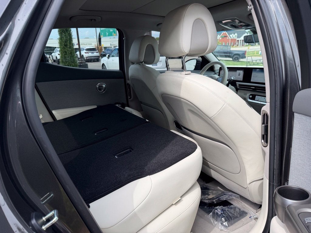 2025 Genesis GV60 Standard