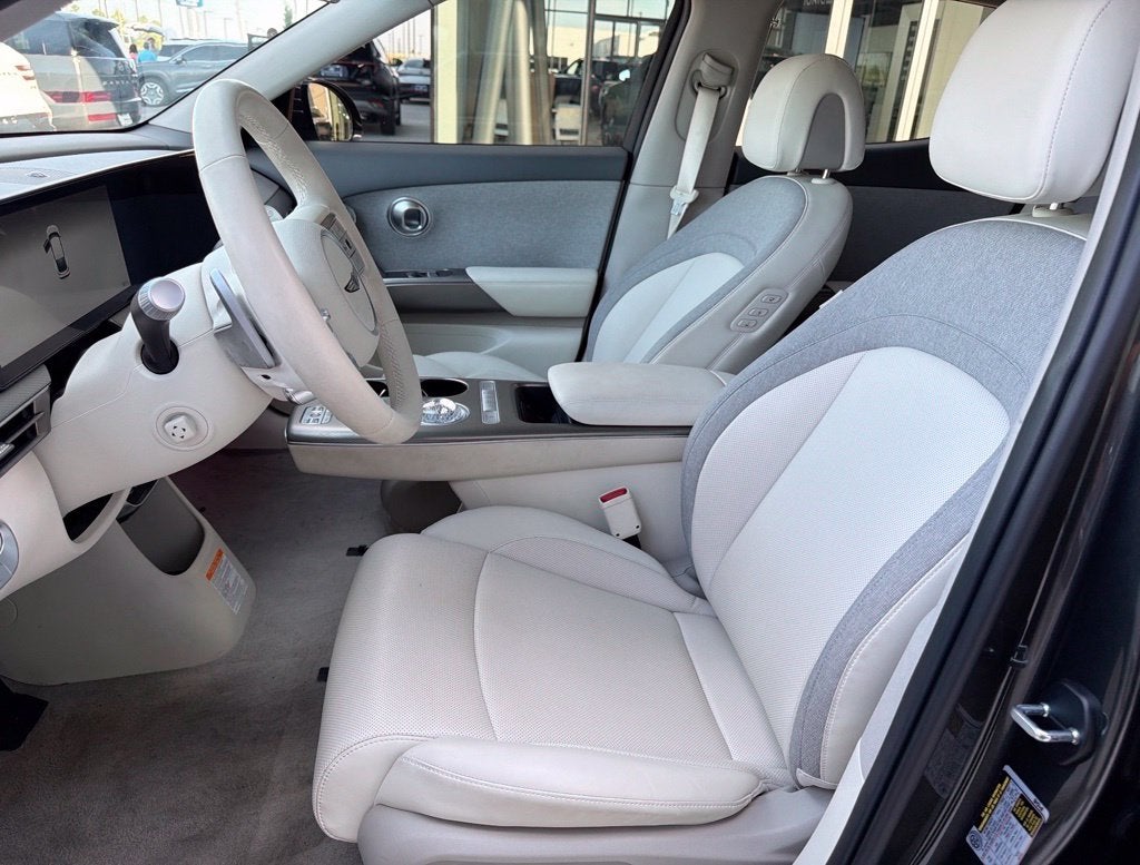 2025 Genesis GV60 Standard