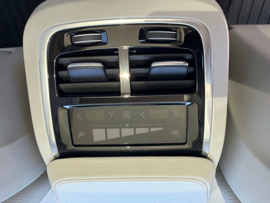 2022 Volvo XC90 Recharge Plug-In Hybrid T8 Inscription Expression Extended Range 7P